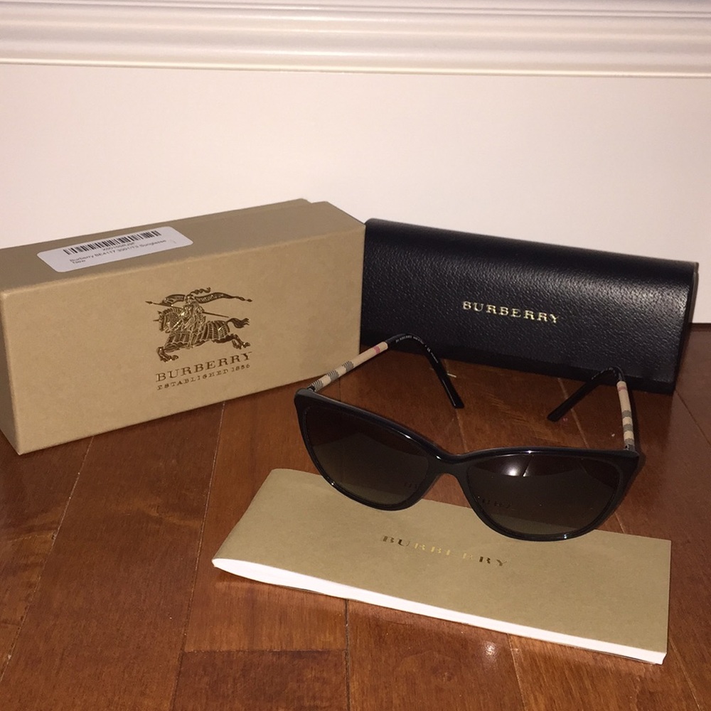 REDUCED ‼️‼️‼️NEW Burberry sunglasses Black